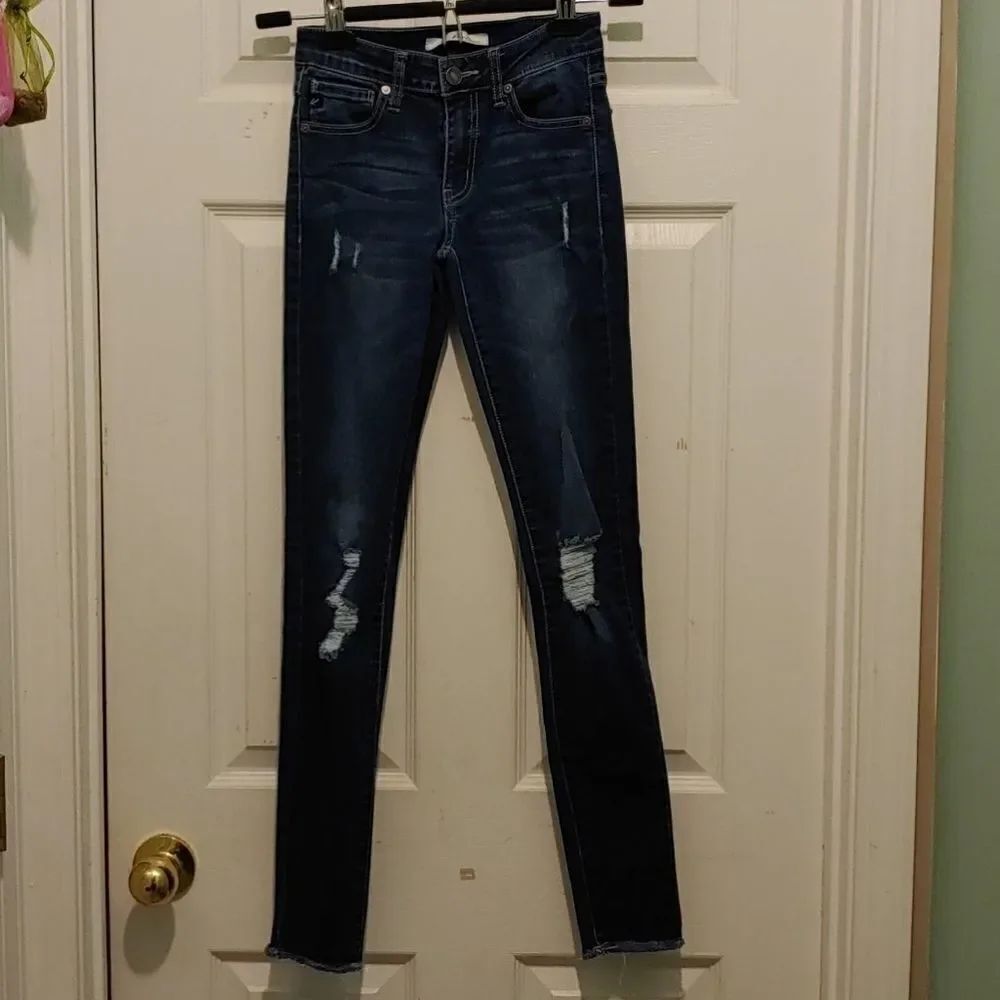 KANCAN Estilo distressed skinny jeans Sz 0 NWOT